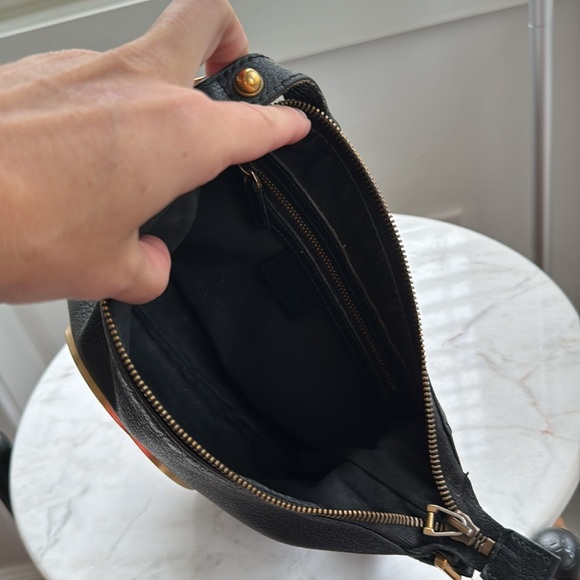 Gucci Bag - Picture 7 of 11